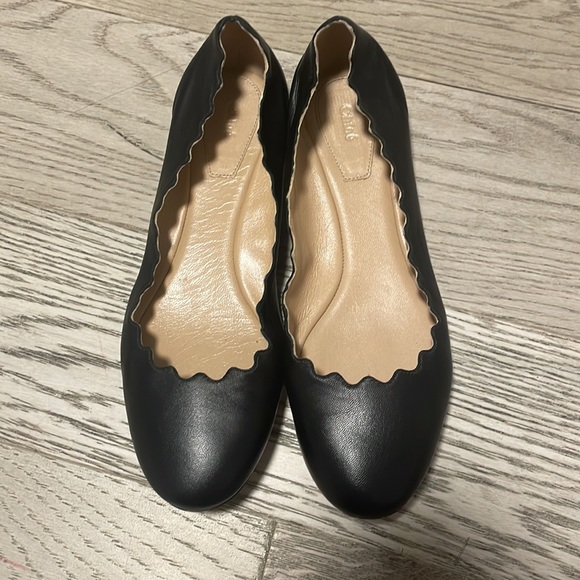 Chloe Lauren Black Leather Scalloped Flats - Picture 3 of 8